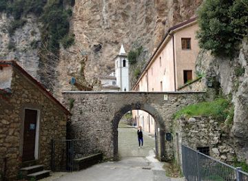 italy/lunigiana/attraction/hermitage-of-calomini