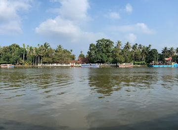 india/alleppey/attraction/alleppy-backwaters
