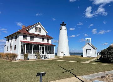 maryland/patuxent-river-region/attraction/cove-point-lighthouse