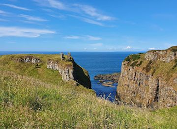 ireland/causeway-coastal-route/attraction/dunseverick-castle