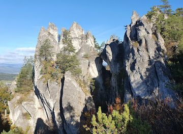 slovakia/novohrad/attraction/sulov-rocks