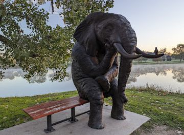 texas/waco/attraction/waco-sculpture-zoo