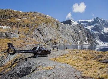 new-zealand/wanaka/attraction/over-the-top-the-helicopter-company