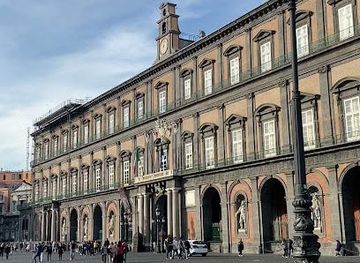 italy/pompeii/attraction/royal-palace-of-naples