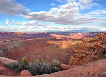utah/canyonlands-national-park/attraction/white-rim-overlook