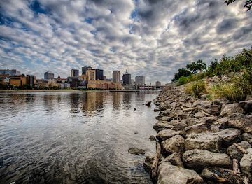minnesota/saint-paul/attraction/harriet-island-regional-park