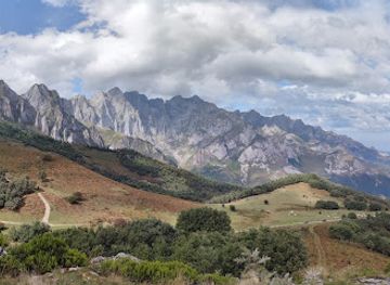spain/picos-de-europa/attraction/pena-oviedo