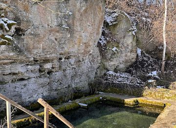 ukraine/podolian-upland/attraction/panska-kupel