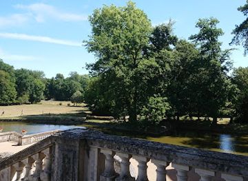 france/burgundy-vineyards/attraction/chateau-de-sully
