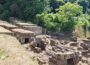 italy/montepulciano/attraction/necropoli-etrusca-di-crocifisso-del-tufo