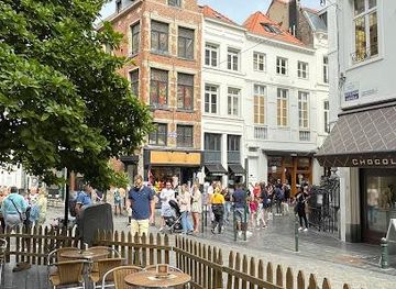 belgium/ghent/attraction/poechenellekelder