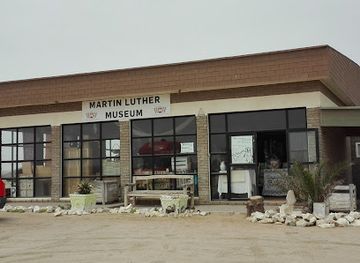 namibia/swakopmund/attraction/martin-luther-steam-tractor-museum