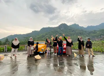 BOROBUDUR TOUR OPERATOR
