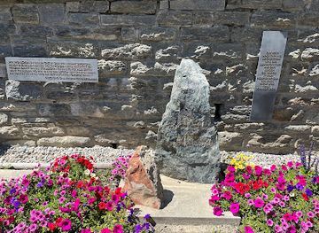 switzerland/saas-fee/attraction/grabmal-alice-und-carl-zuckmayer