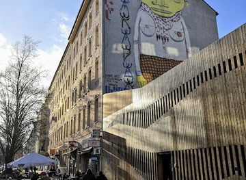 germany/berlin/kreuzberg/attraction/the-yellow-man-os-gemeos