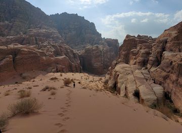 jordan/wadi-rum/attraction/nughara-canyon