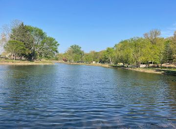 illinois/bolingbrook/attraction/hidden-lakes-trout-farm