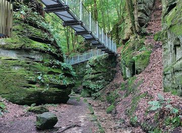 luxembourg/mullerthal/attraction/rauberhohle