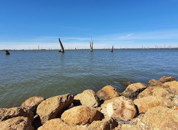 australia/murray-region/attraction/lake-mulwala