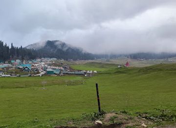 india/gulmarg/attraction/gulmarg-park-valley