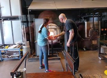 kentucky/frankfort/attraction/trifecta-glass-art-lounge