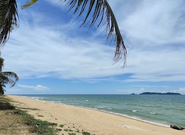 malaysia/terengganu/attraction/kelulut-beach
