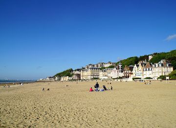 france/normandy-beaches/attraction/plage-de-trouville