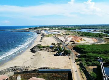 india/pondicherry/attraction/uppalam-harbour-beach