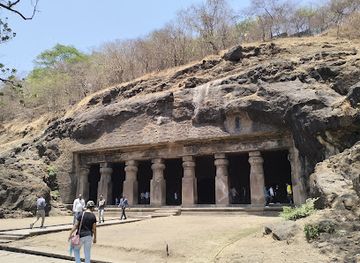 india/konkan-coast/attraction/elephanta-caves