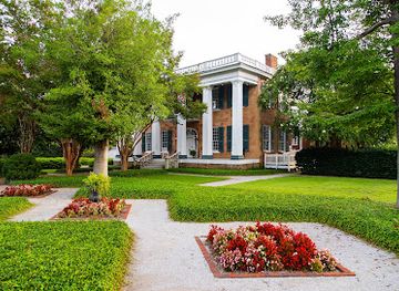 alabama/tuscaloosa/attraction/battle-friedman-house-gardens