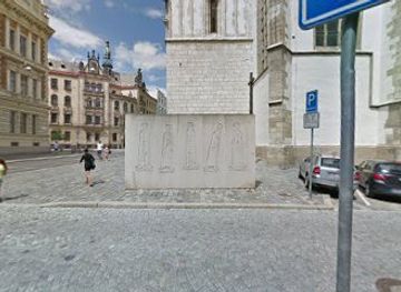 czechia/brno/attraction/impolite-little-man-statue