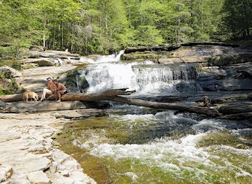 connecticut/ski-sundown/attraction/campbell-falls-state-park