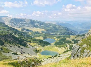 romania/valcea/attraction/lake-galcescu