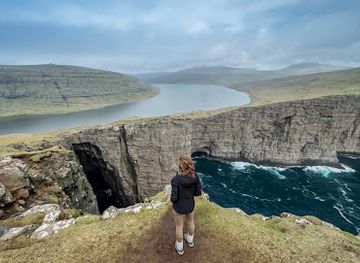 faroe-islands/koltur/attraction/sorvagsvatn
