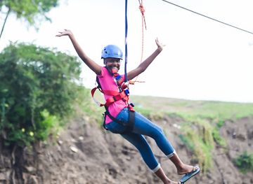 south-africa/hluhluwe-imfolozi-park/attraction/ngodini-zipline