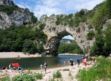 france/ardèche-gorges/attraction/vallon-pont-d-arc