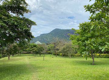 sri-lanka/puttalam-district/attraction/rathninda-ella-waterfall