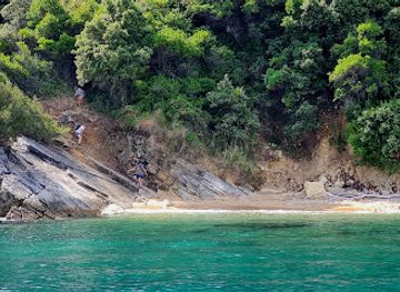 albania/saranda/attraction/the-hidden-creek