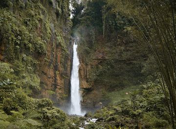 indonesia/east-java/attraction/kapas-biru-waterfall