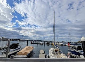 australia/sydney-basin/attraction/elizabeth-bay-marina