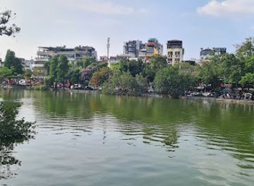 vietnam/hanoi/hoan-kiem-district/attraction/weekend-walking-street