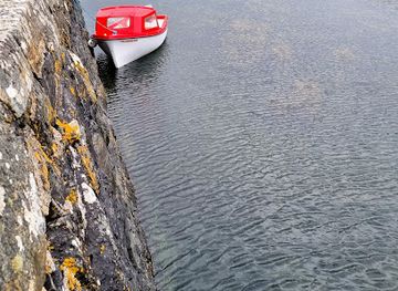 ireland/connemara-national-park/attraction/errislannan-bay-beach