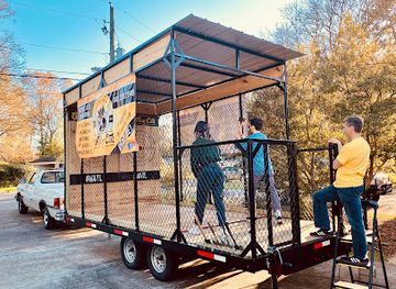 mississippi/hattiesburg/attraction/alley-cats-axe-throwing-company