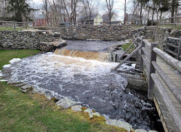 massachusetts/norfolk-county/attraction/war-memorial-park