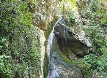 romania/hunedoara/attraction/cascada-curcubeu