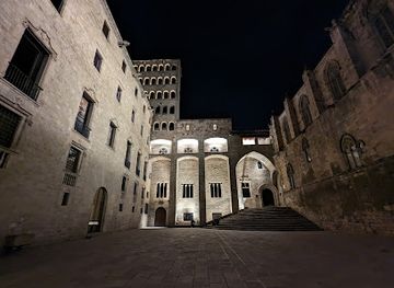 spain/barcelona/el-born/attraction/placa-del-rei