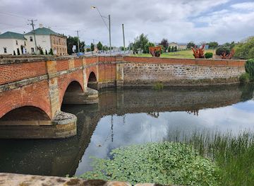 australia/tasmania/attraction/the-red-bridge
