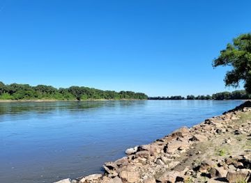 missouri/current-river-basin/attraction/edward-ted-and-pat-jones-confluence-point-state-park