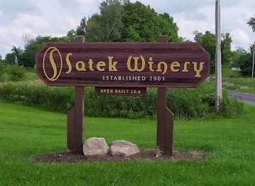 indiana/pokagon-state-park/attraction/satek-winery