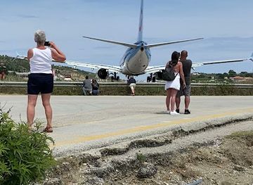 greece/skiathos/attraction/grakenland-flyspot